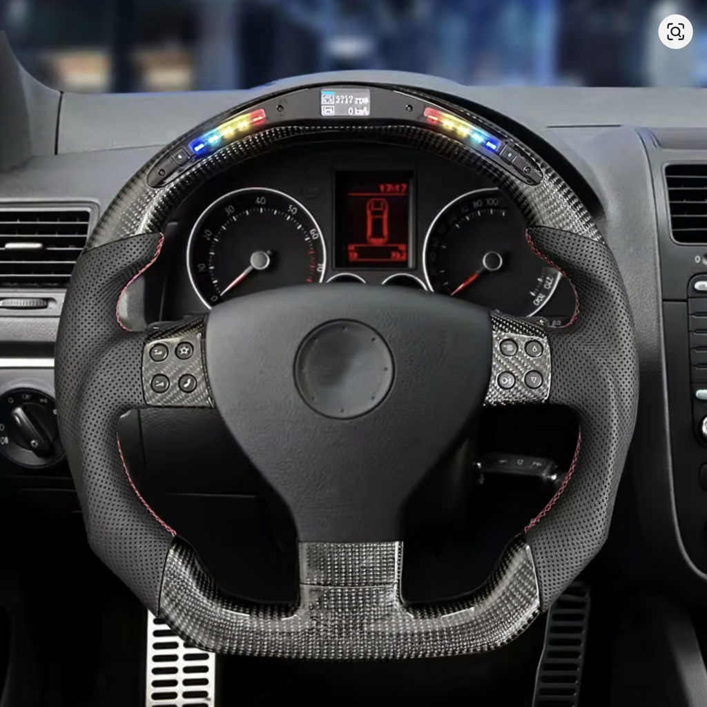 VW Golf MK5 - Røde detaljer - Med knapper - LED Skærm